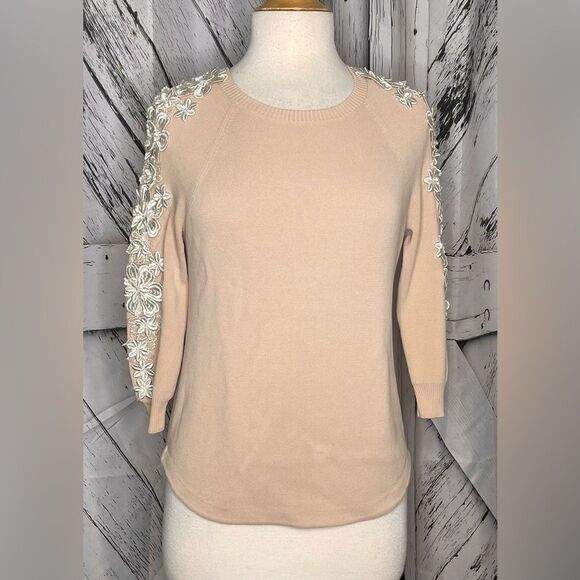 J Crew Tan Cotton Sweater White Lace Appliqués on Sleeve Size S - Picture 2 of 7